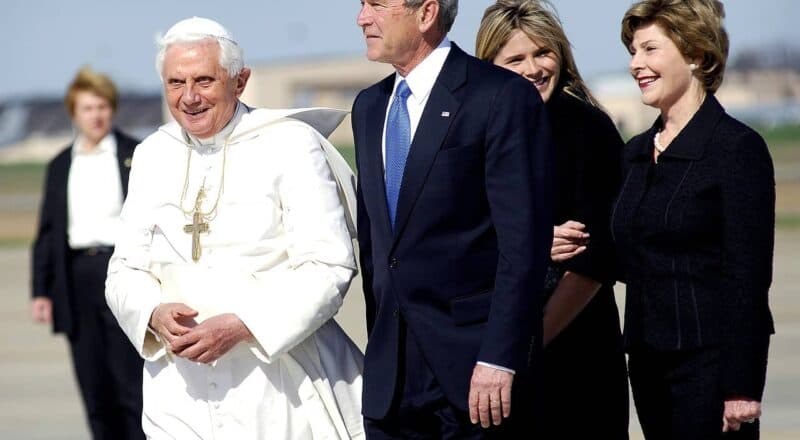 Papst Benedikt XVI. – Das wichtigste zu seiner Person und Ära